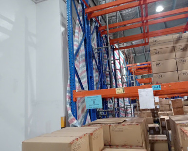 Công trình sơn tường trong kho thành phẩm công ty may mặc KCN VSIP1.